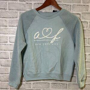 Abercrombie & Fitch girls Light Blue Crew Neck Sweater size 15/16